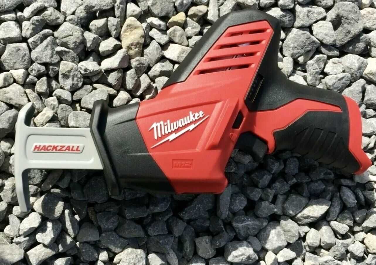 Нова акумуляторна шабельна пилка Milwaukee M12 2420-20 тушка