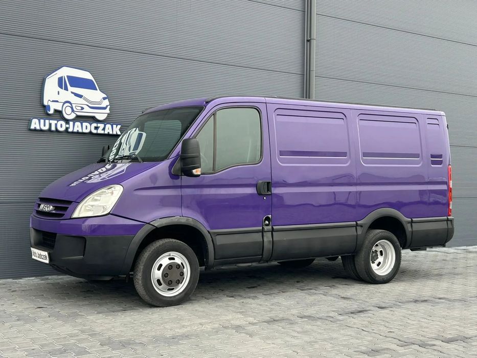 Iveco Daily 50C15 35C15 3.0 HPI L2H1 **Na bliźniaku**Blokada mostu**Sprowadzony**Hak 3,5t**  Prawo jazdy kat. B !