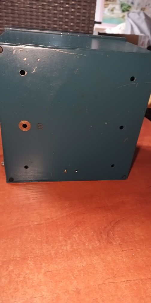 Skrzynka metalowa elektryczna 24x24x17,5cm na kluczyk