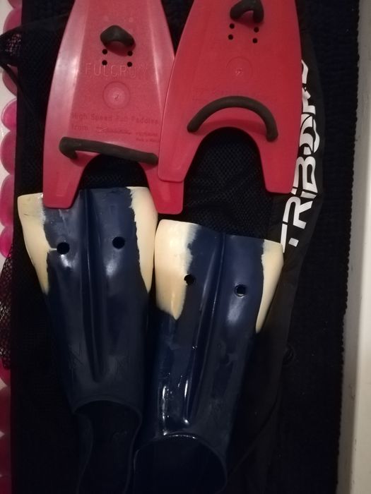 Natação - Barbatanas e acessórios para mãos