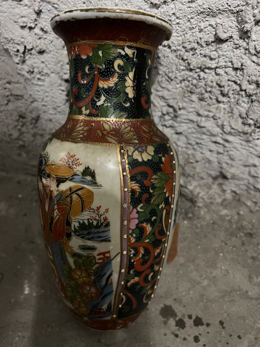 Chińska waza z porcelany