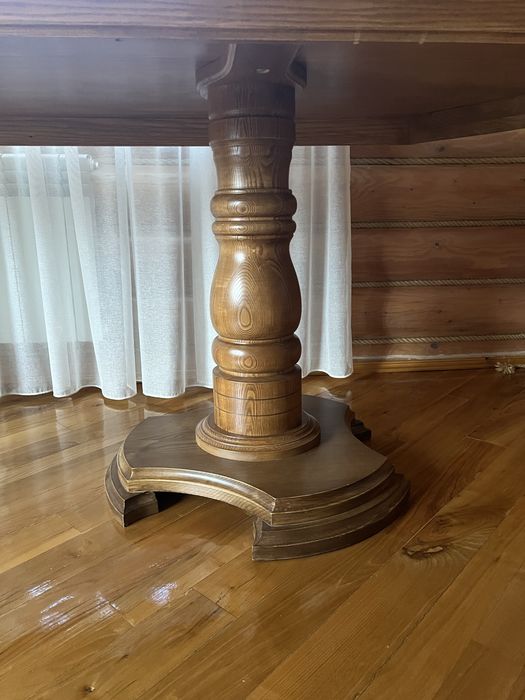 Стіл з ясіння в ідеальному стані