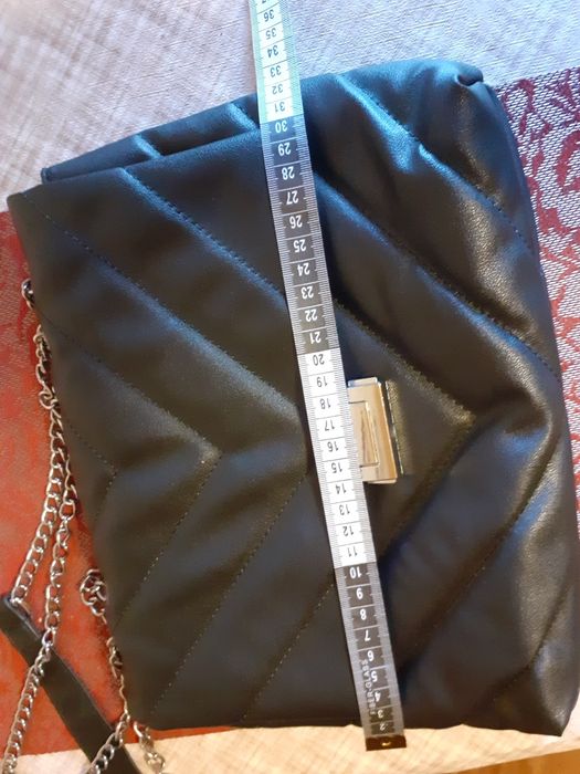 Сумка жіноча стьогана на замку