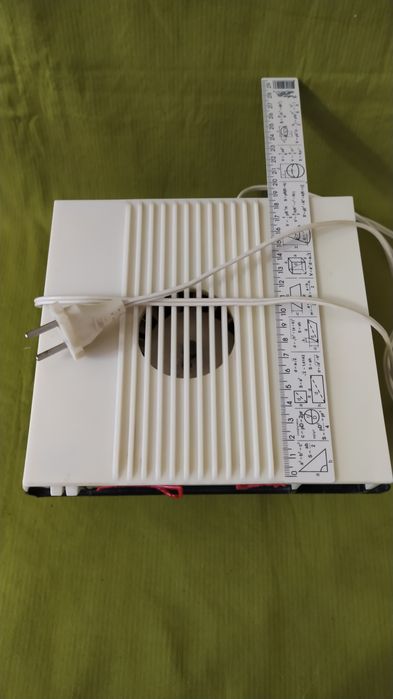 Фен Локон процює