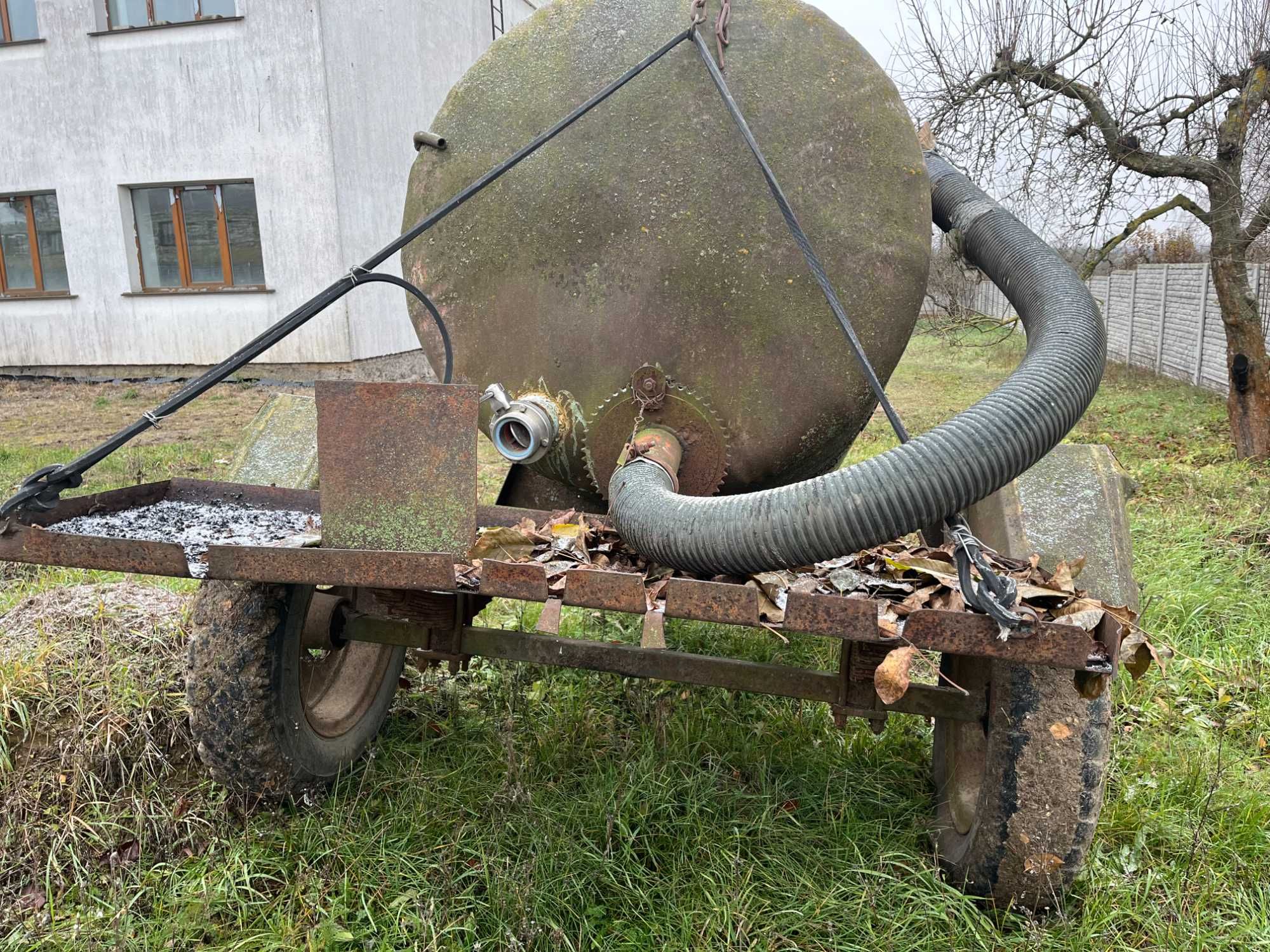 бочка шассі 1.8м3