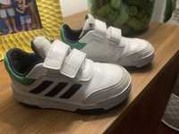 Sapatilhas adidas 25