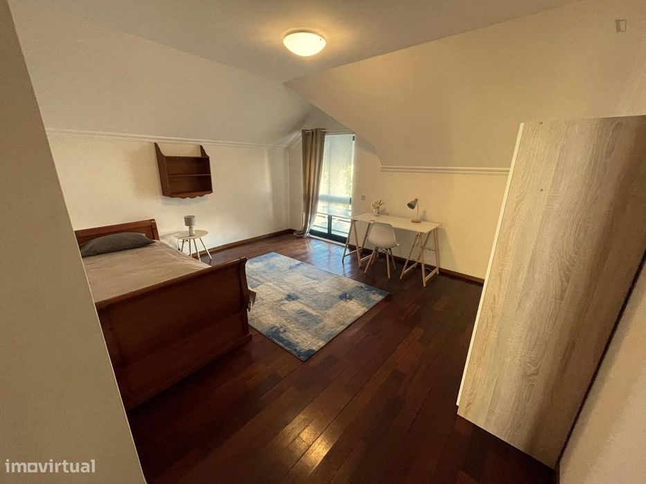 635952 - Quarto com cama de solteiro em...