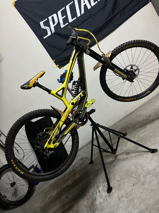 Yt tues Carbon Downhill