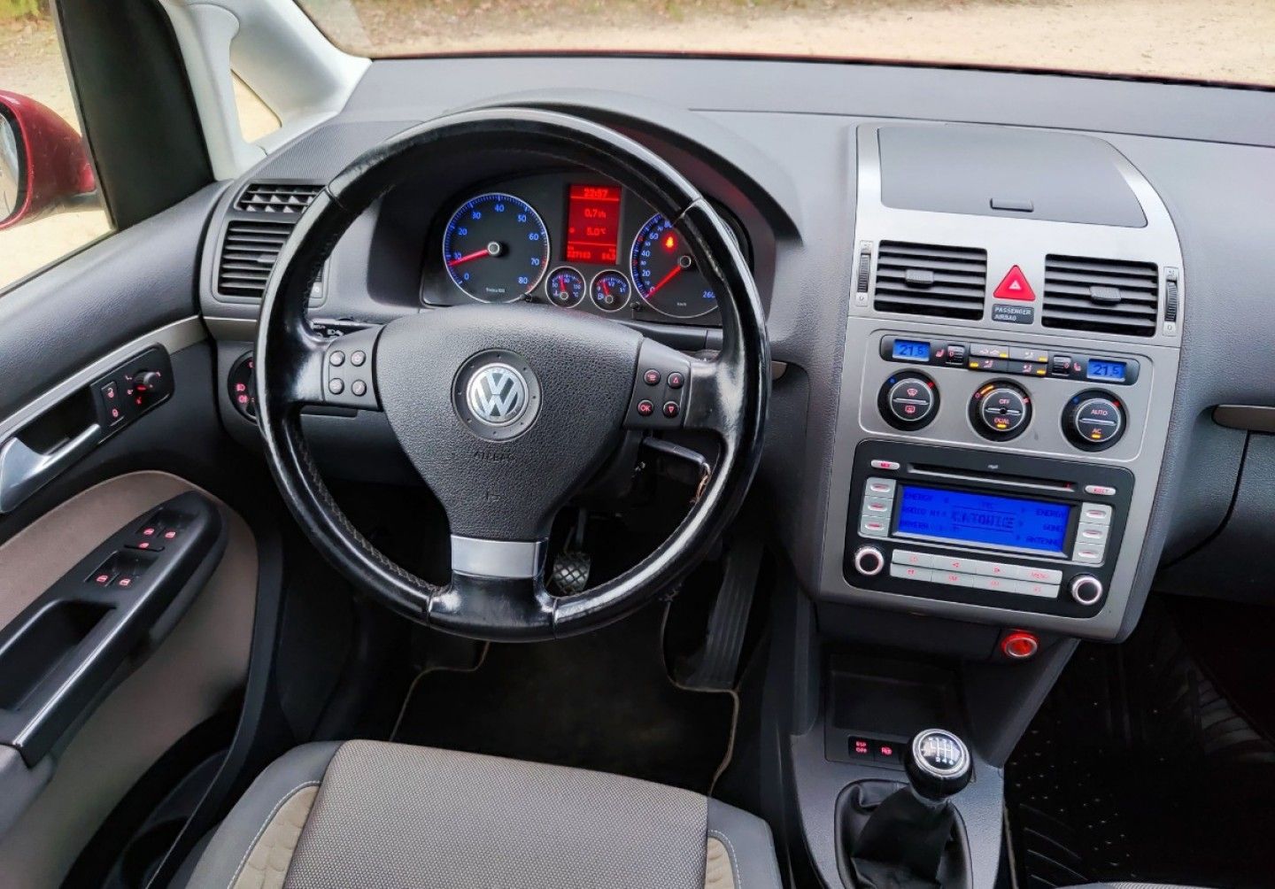 VW Cross Touran LIFT 1.4 TSI 140KM / Klima / HAK / PDC /  7- Osób