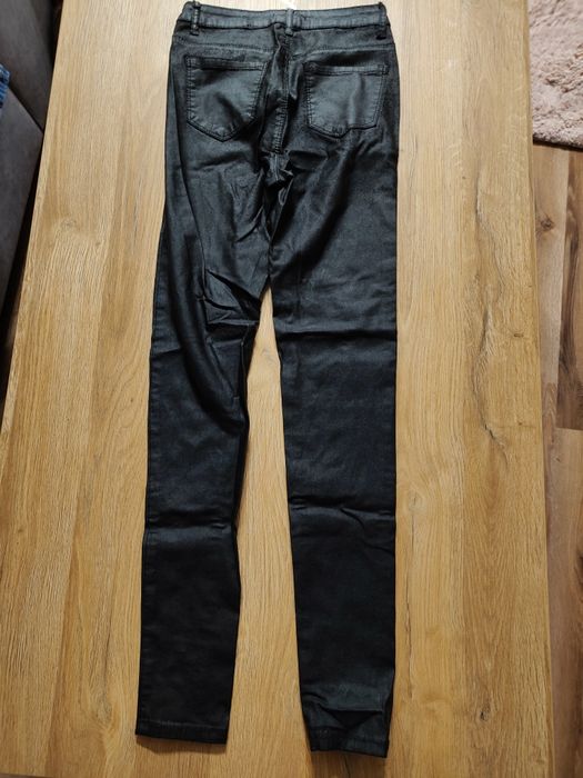 Spodnie z imitacji skóry