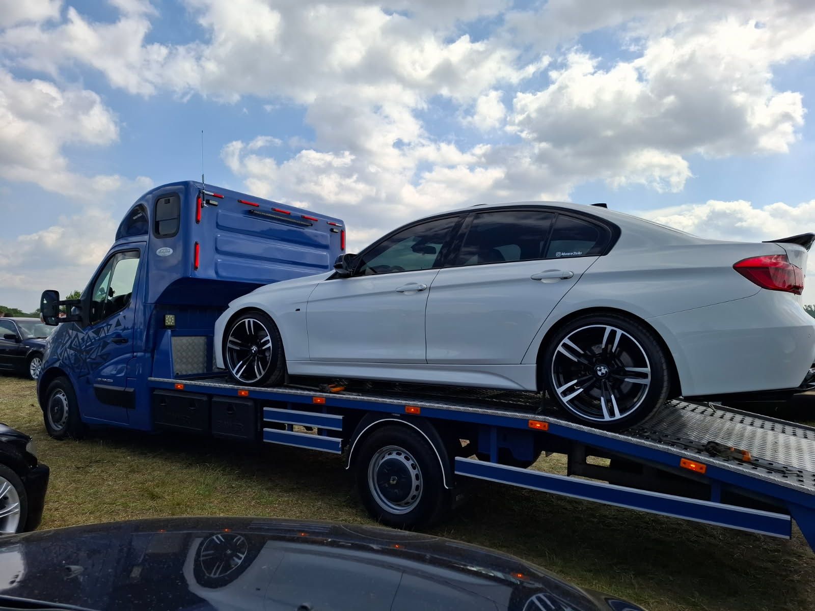 Pomoc drogowa Holowanie Transport Autolaweta  Tanio