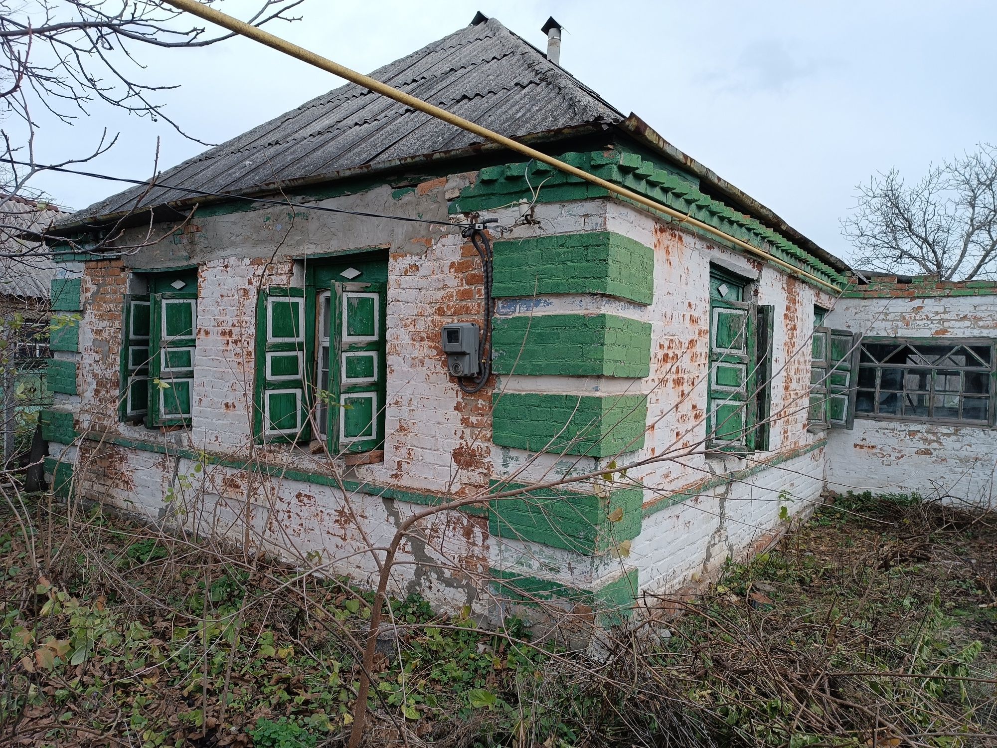 Будинок з господарським подвір'ям