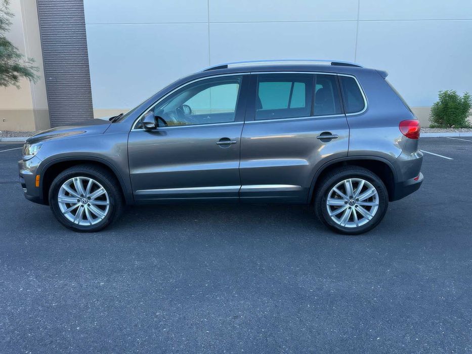 Volkswagen Tiguan SE      2015