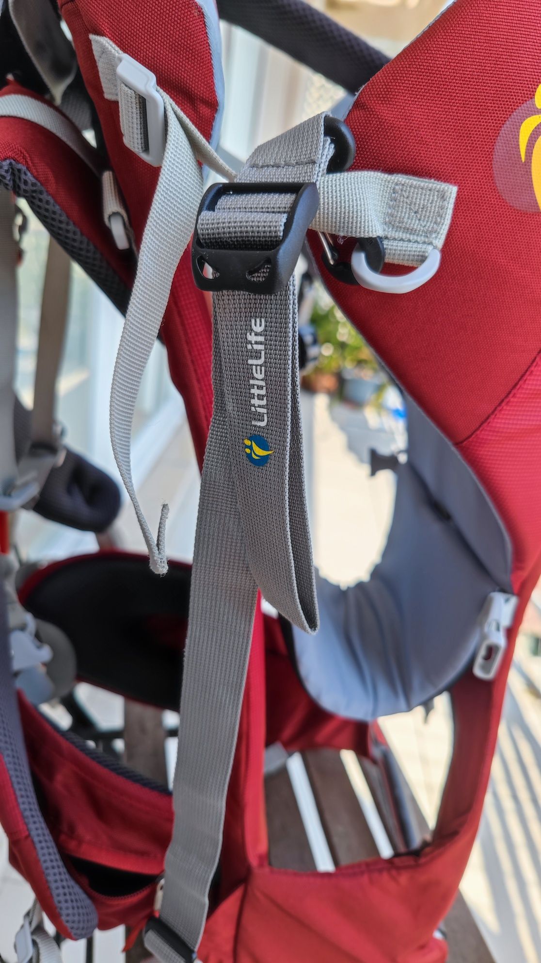 Porta bebé LittleLife Ranger S2 com capa de chuva e sol