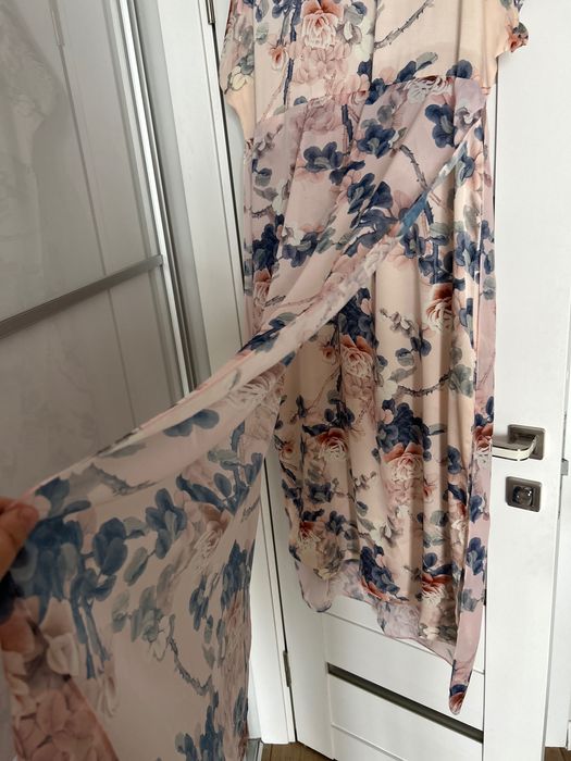 Рожева сукня в квіти