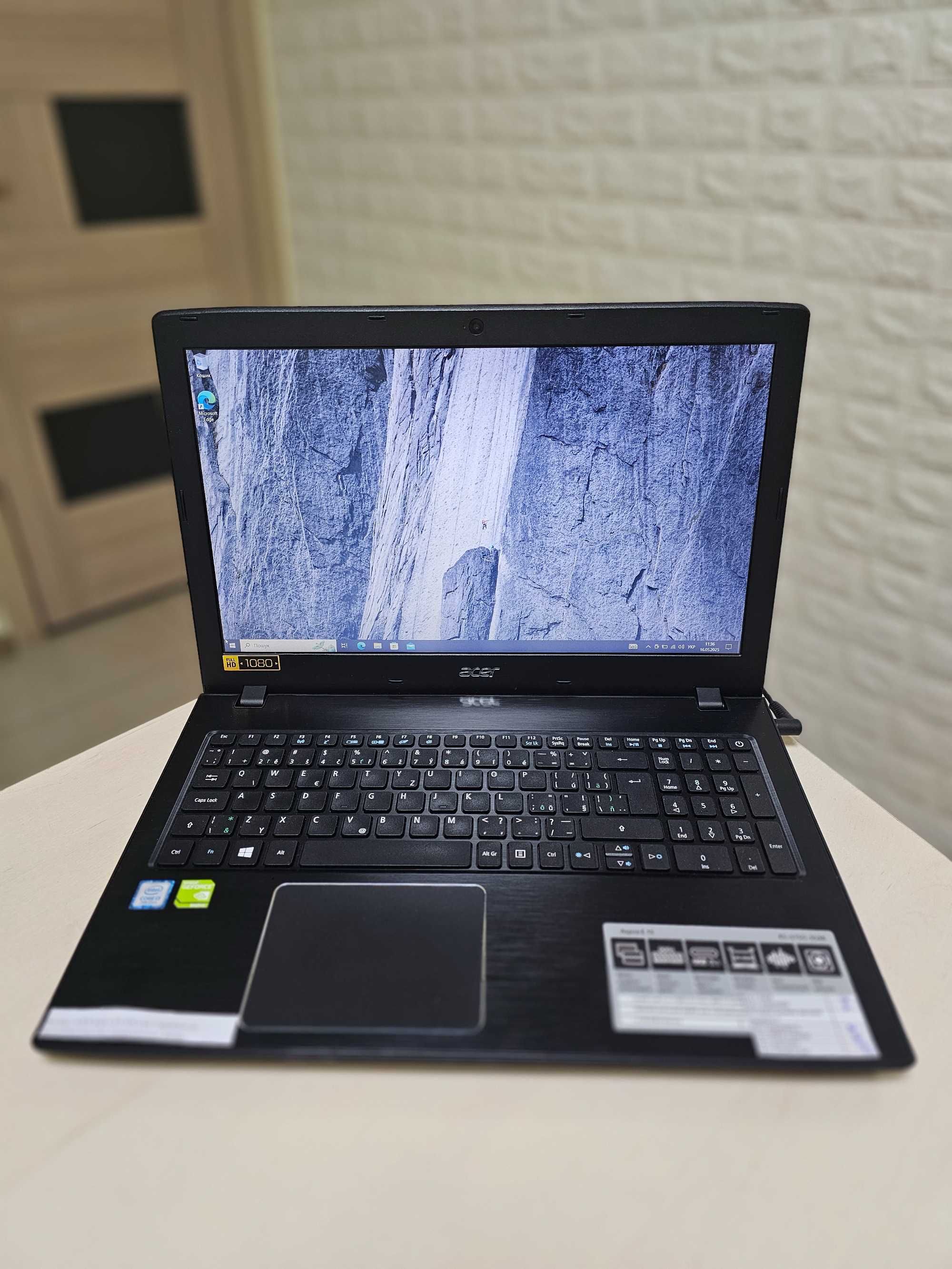 Ноутбук ACER Aspire E5-575 IlCore I3-7gen/8Gb/SSD 256Gb/GeForce940Mx