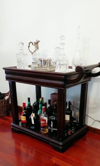 Carrinho bar/chã em madeira castanho