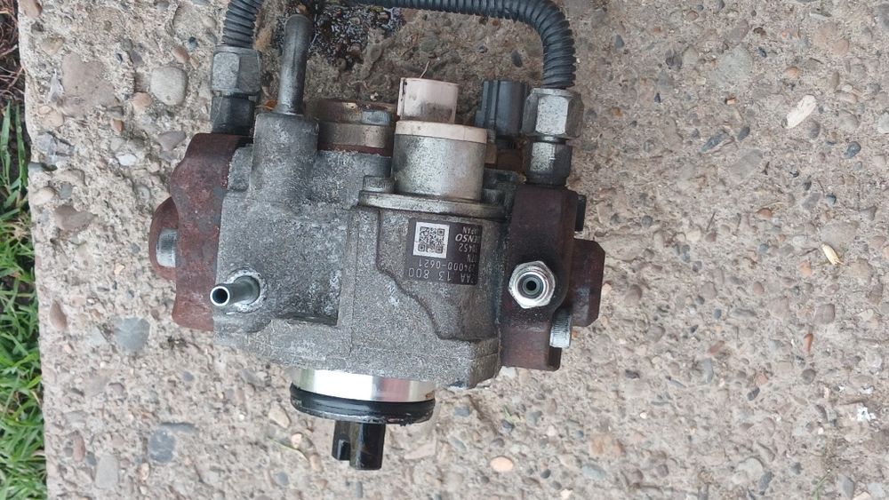 Продам паливний насос  високого тиску на Мазду сх 7  22 дізель