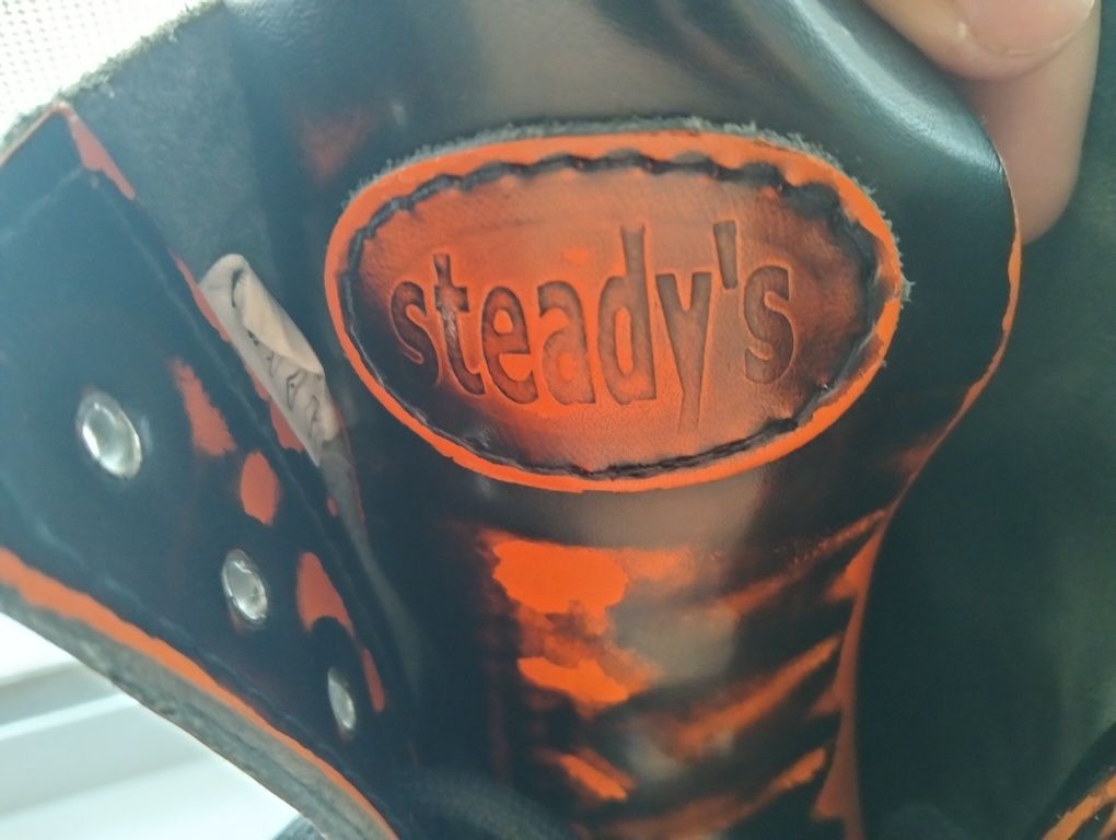 Ботінки Steady's