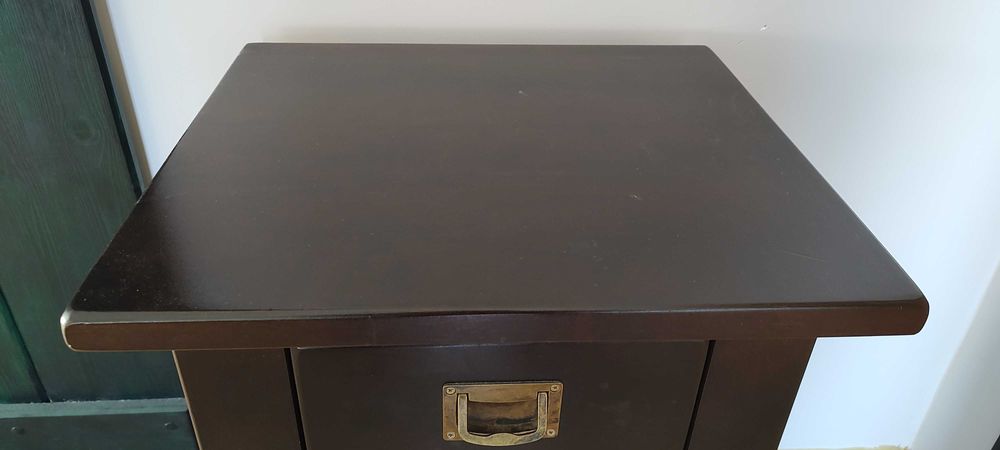 Meble drewniane Oireczko - Komoda i stolik nocny