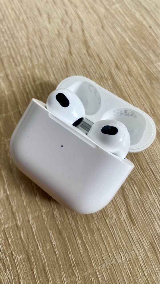 Apple AirPods 3. generacji – używane, 100% sprawne, oryginalne