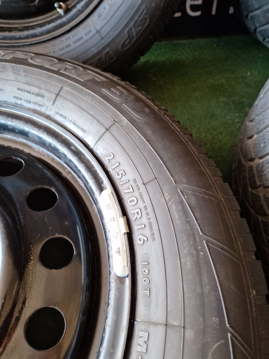 Opony zimowe 215/70/16 Dunlop Komplet