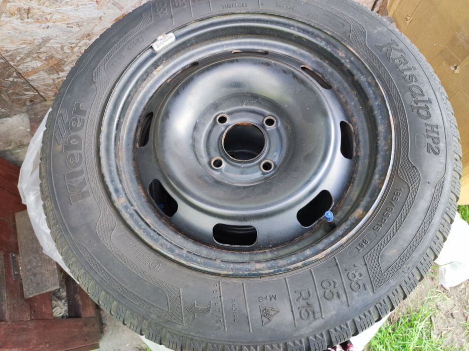 185/65 R15  opony z felgą całoroczne