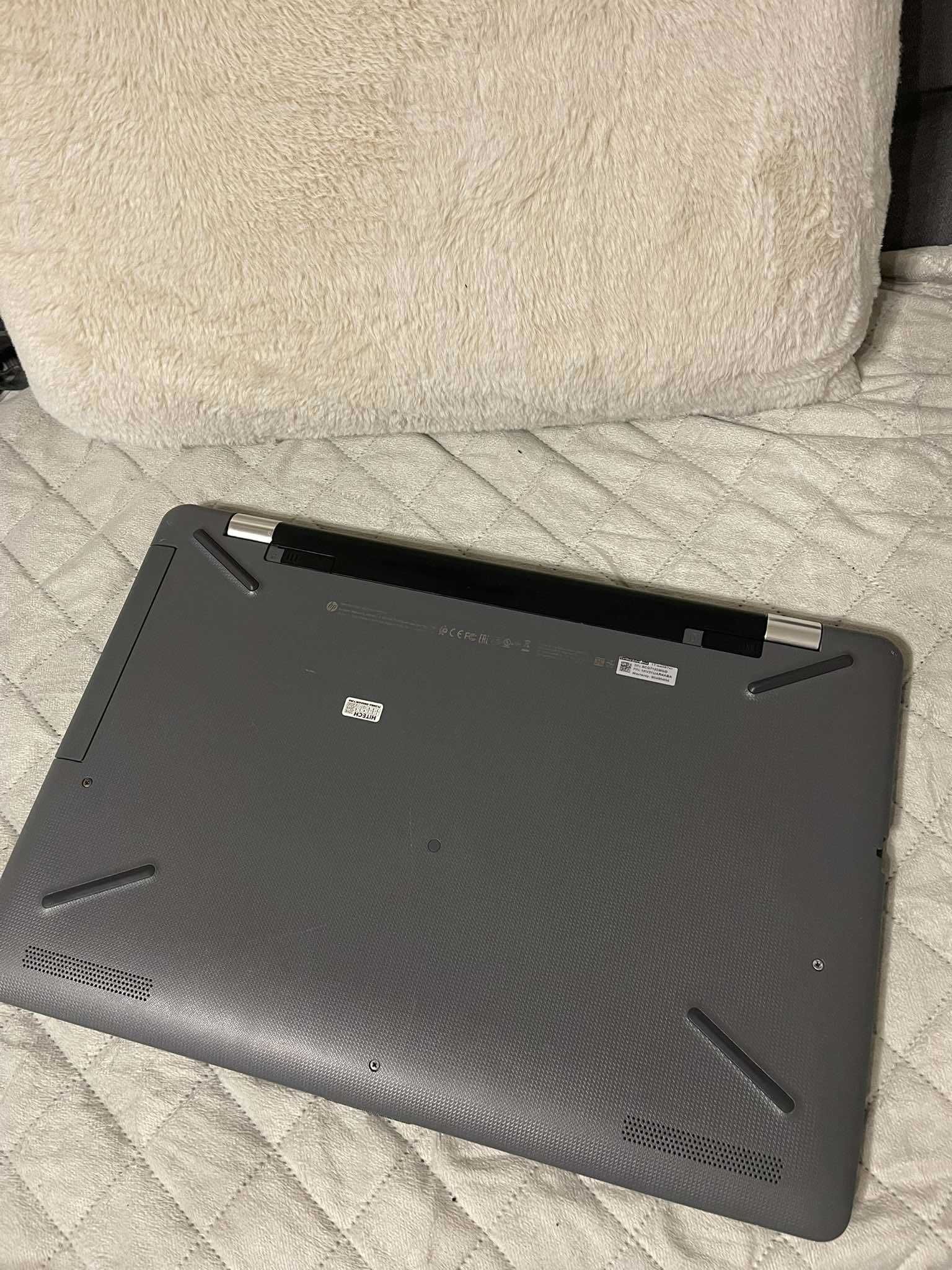 Laptop HP Pavilion 17 i5-7200U 16GB