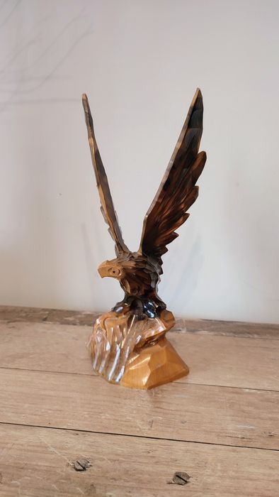 Дерев'яний орел.