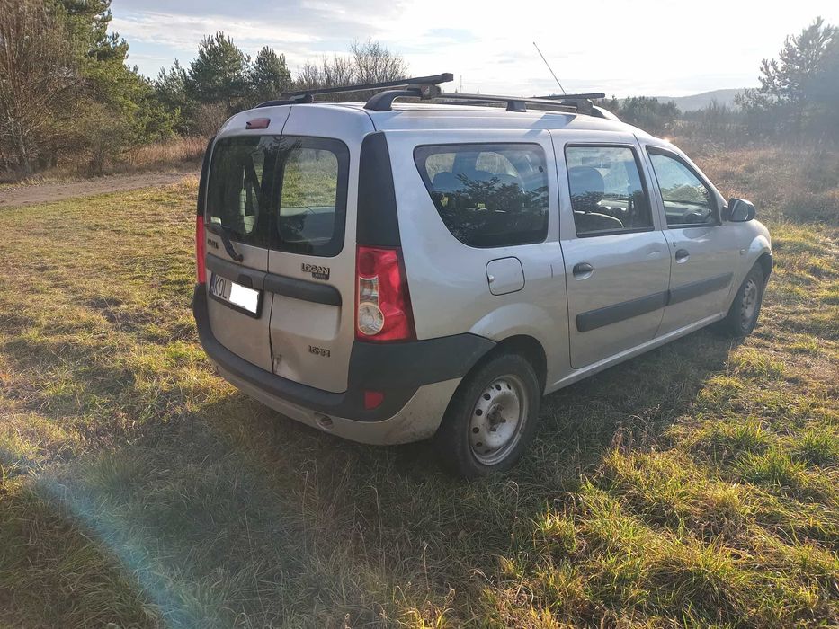 Dacia Logan 1.6 I kombi I 2007 | 7 osób