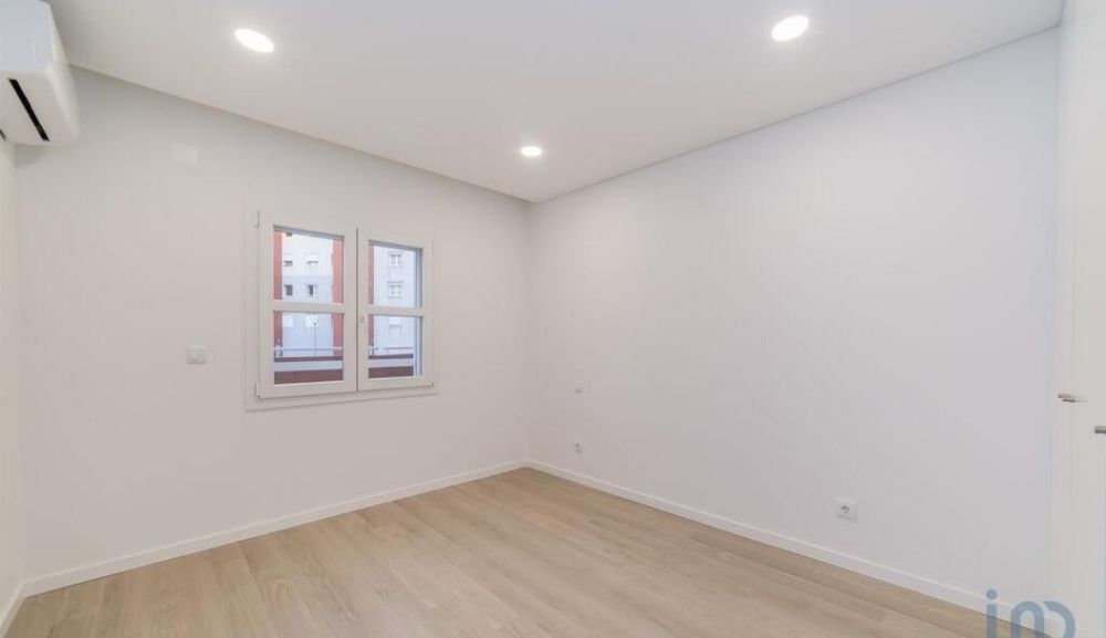 T2+1 novo de 2025 com terraco  pronto a escriturar na Urbanização Casa