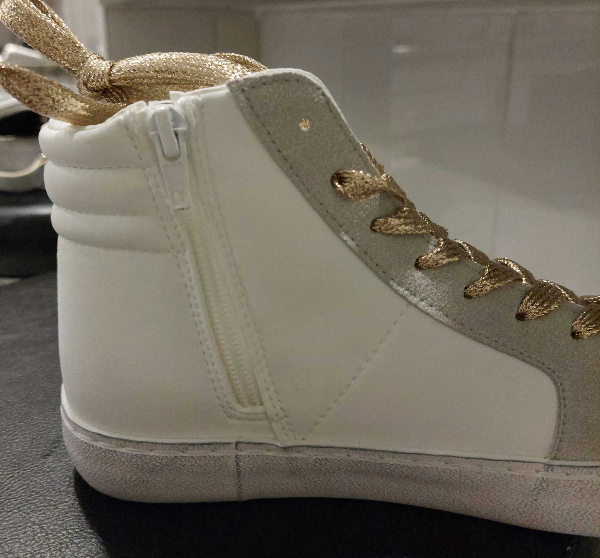 Sapatilha estilo bota