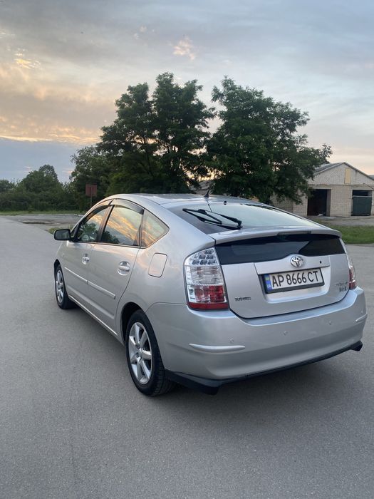 Продам Toyota Prius