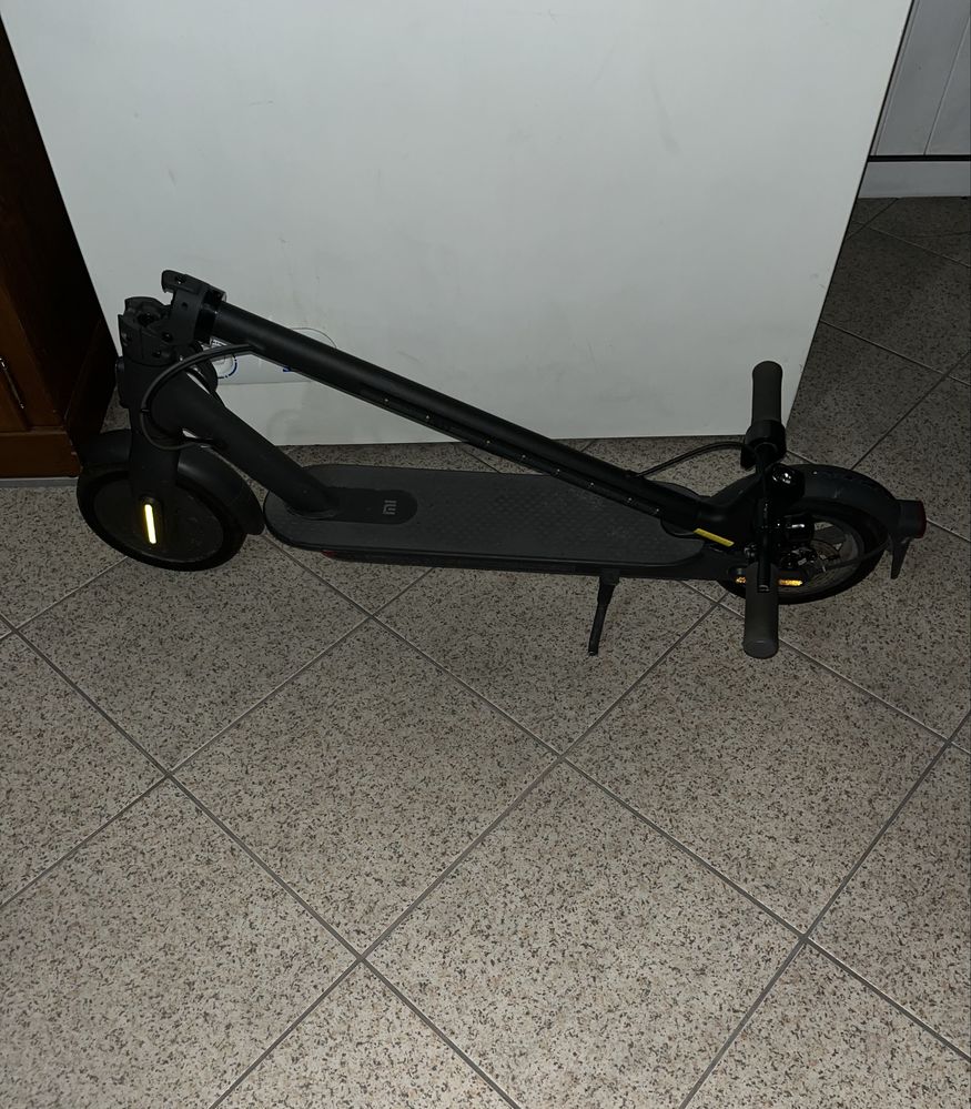 Xiaomi Mi Electric Scooter Essential