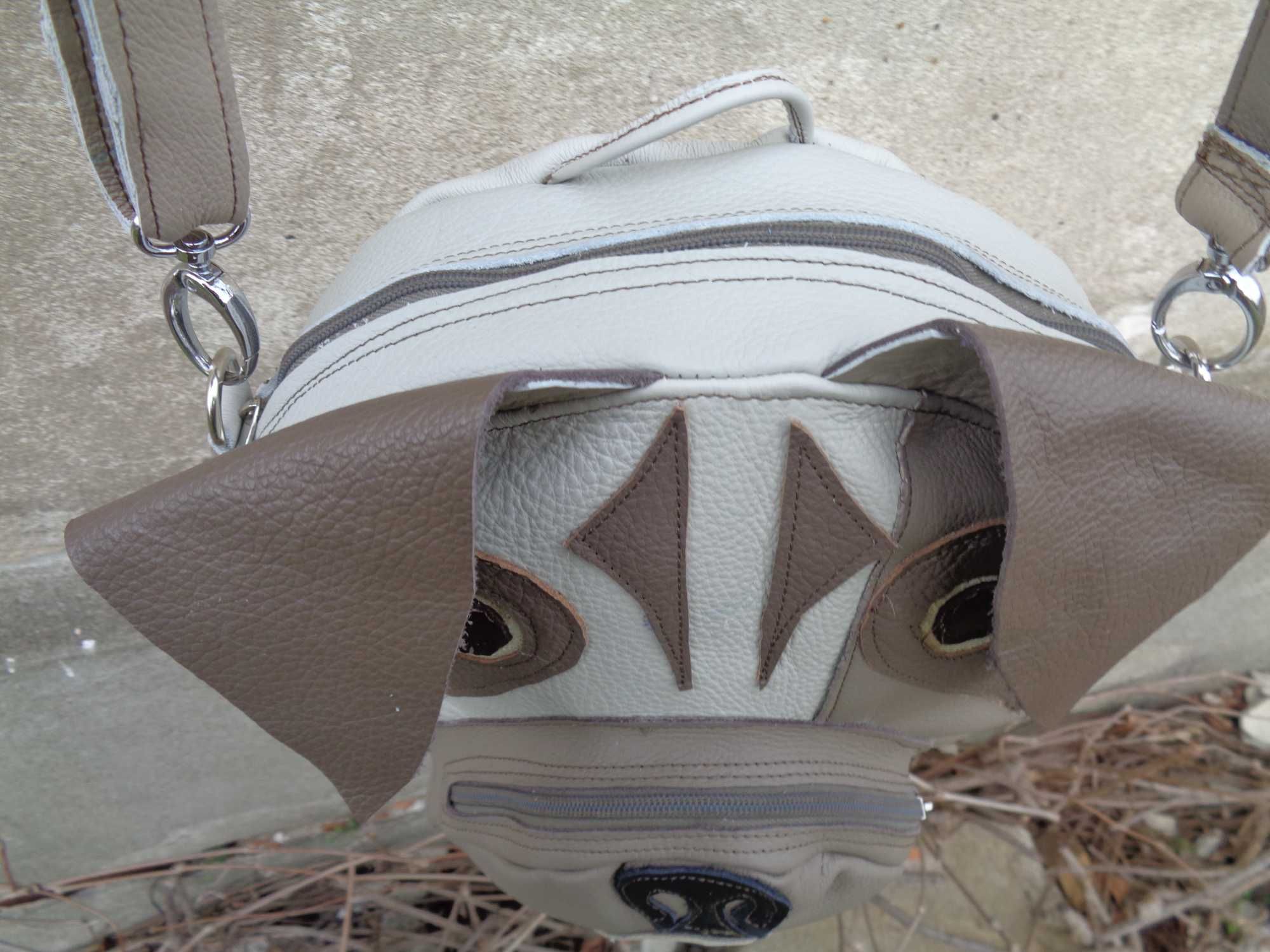 Artystyczna skórzana torba-plecak w kształcie głowy psa. Handmade