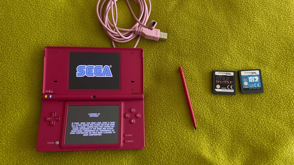 Consola Nintendo DS + jogos