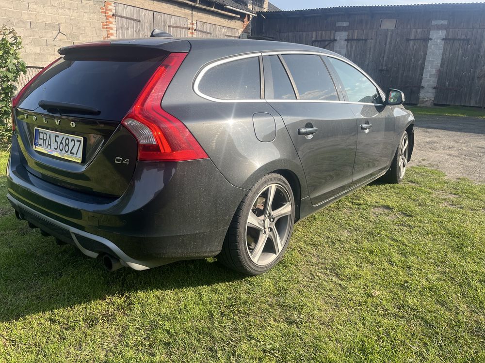 Volvo v60 D4 2.0 163km automat lekko uszkodzone