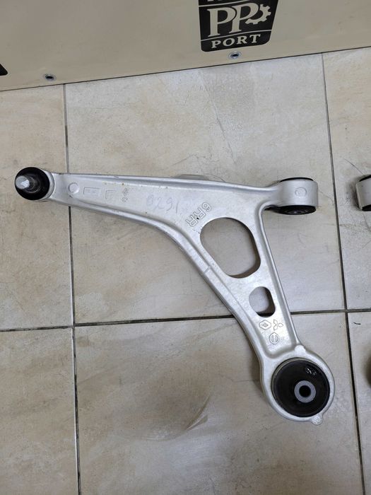 Важіль рычаг подвески передній Nissan Rogue t33 1.5 2021 2022+ 12k