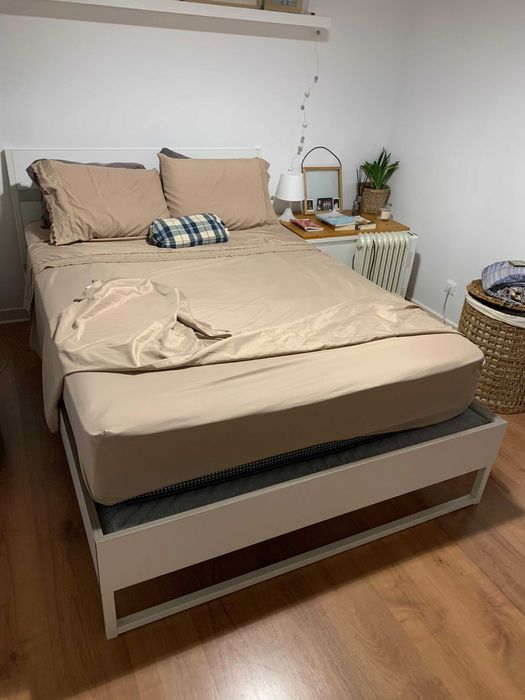 Cama IKEA e colchão Somnalis