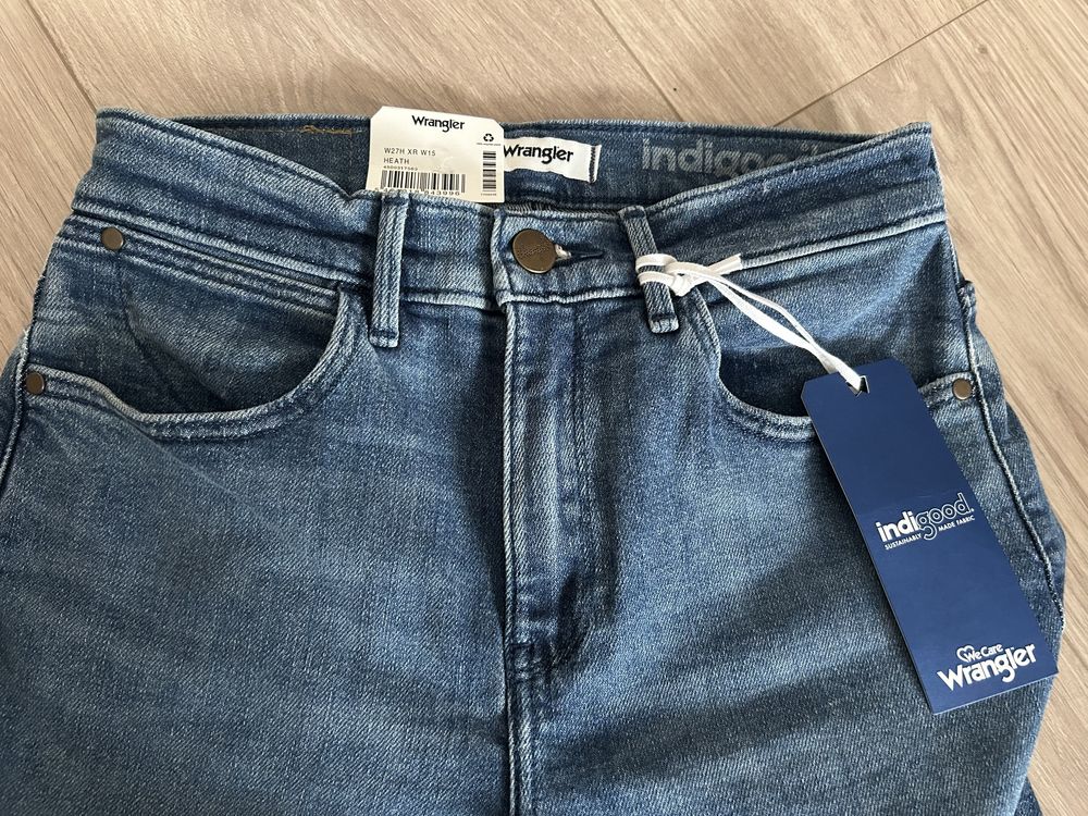 Nowe Wrangler jeans 25/32