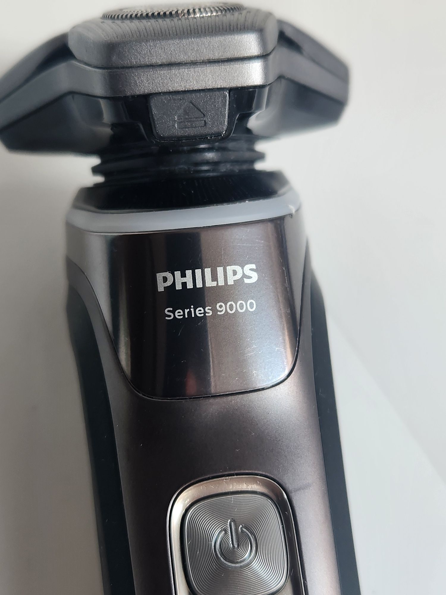 Golarka Philips Series 9000