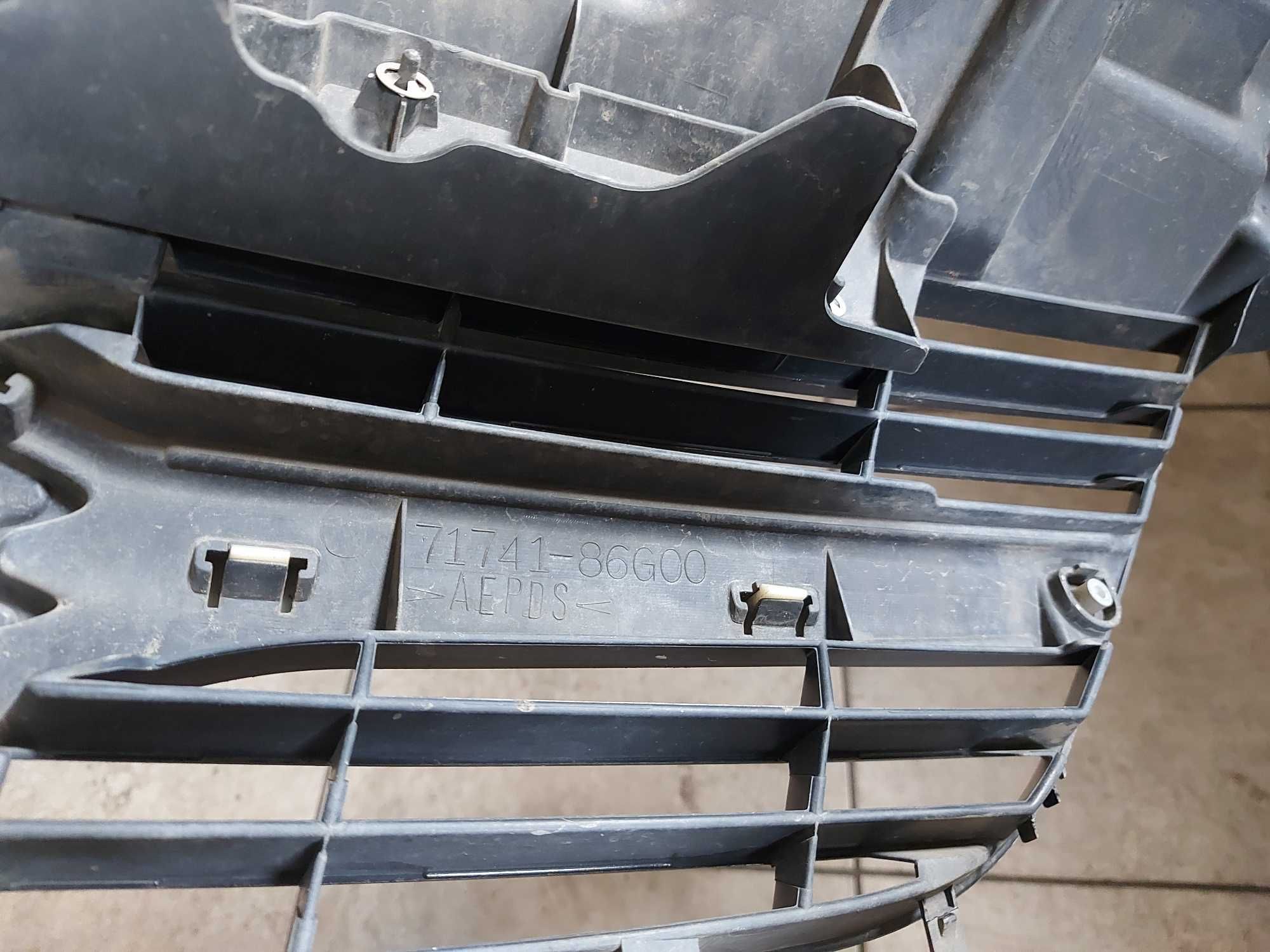 Suzuki Ignis II atrapa grill FV transport/dostawa