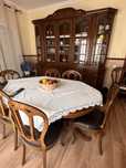 Mobília de sala de jantar em madeira de castanho