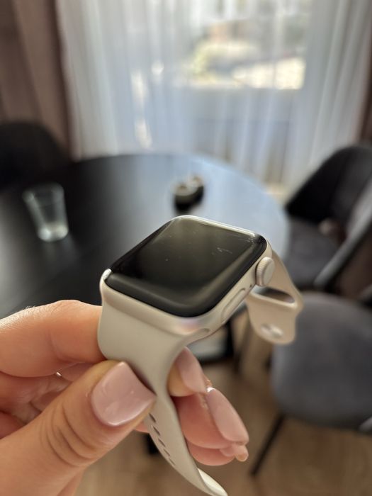 Zegarek Apple Watch SE 2nd gen 40mm Starlight A2722 smartwatch gps