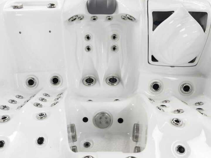 JACUZZI Wanna ogrodowa z hydromasażem Infinitas MB300 GERMANY - 15999€