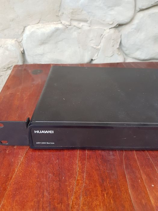Продам Маршрутизатор HUAWEI AR1220E 
КОД ТОВАРУ: U0421217 маршрутизато