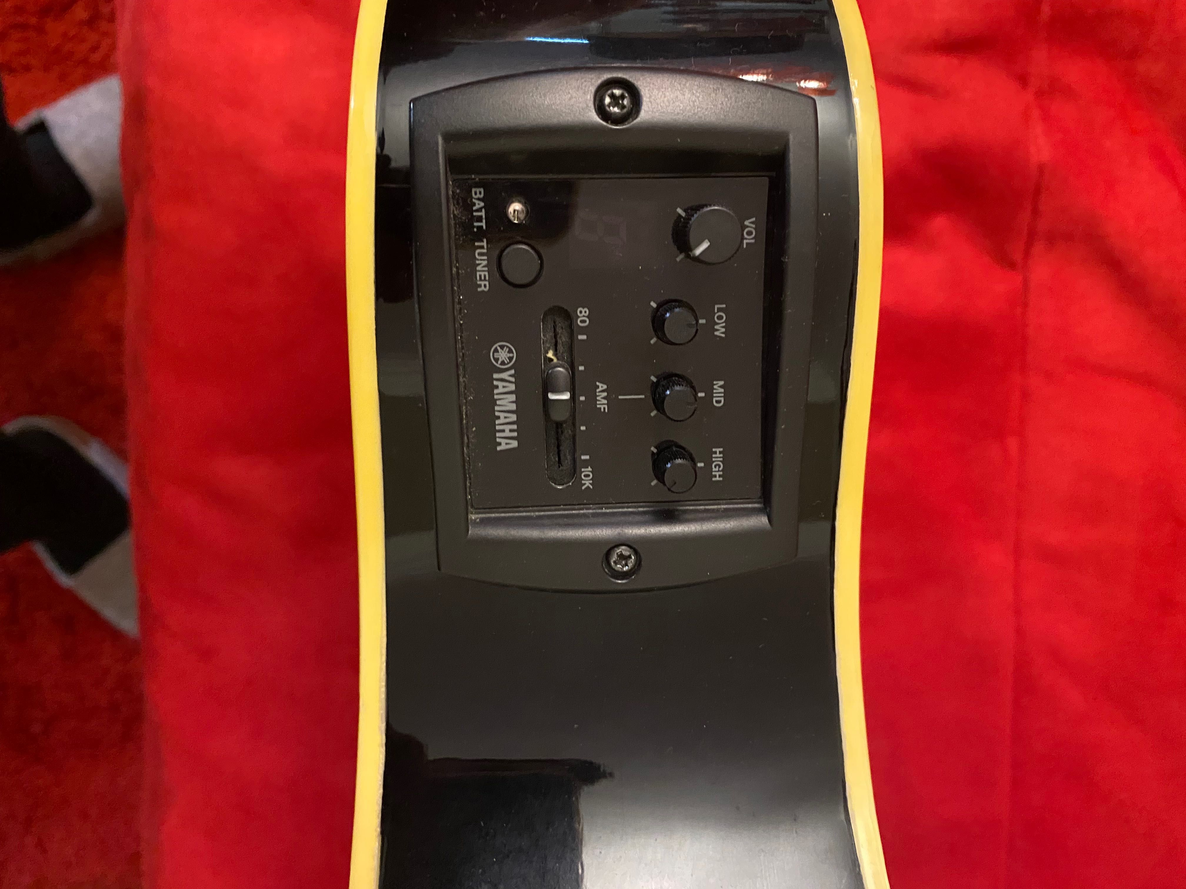 yamaha APX 500 II  + estojo + suporte + cabo + capo + cordas + suporte