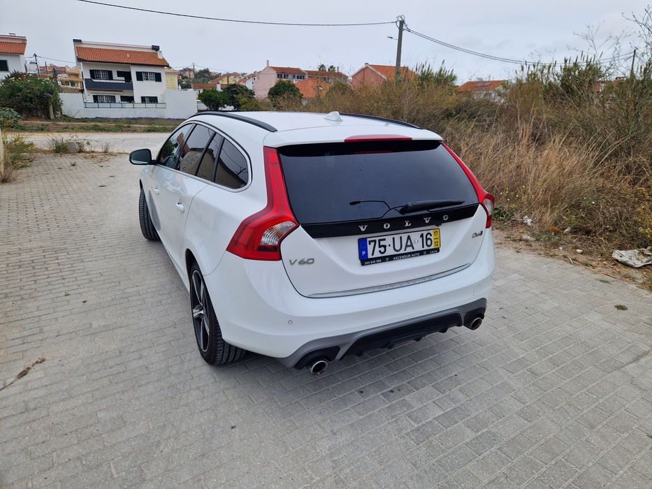 Volvo V60 D6 hibrido plug-in Nacional