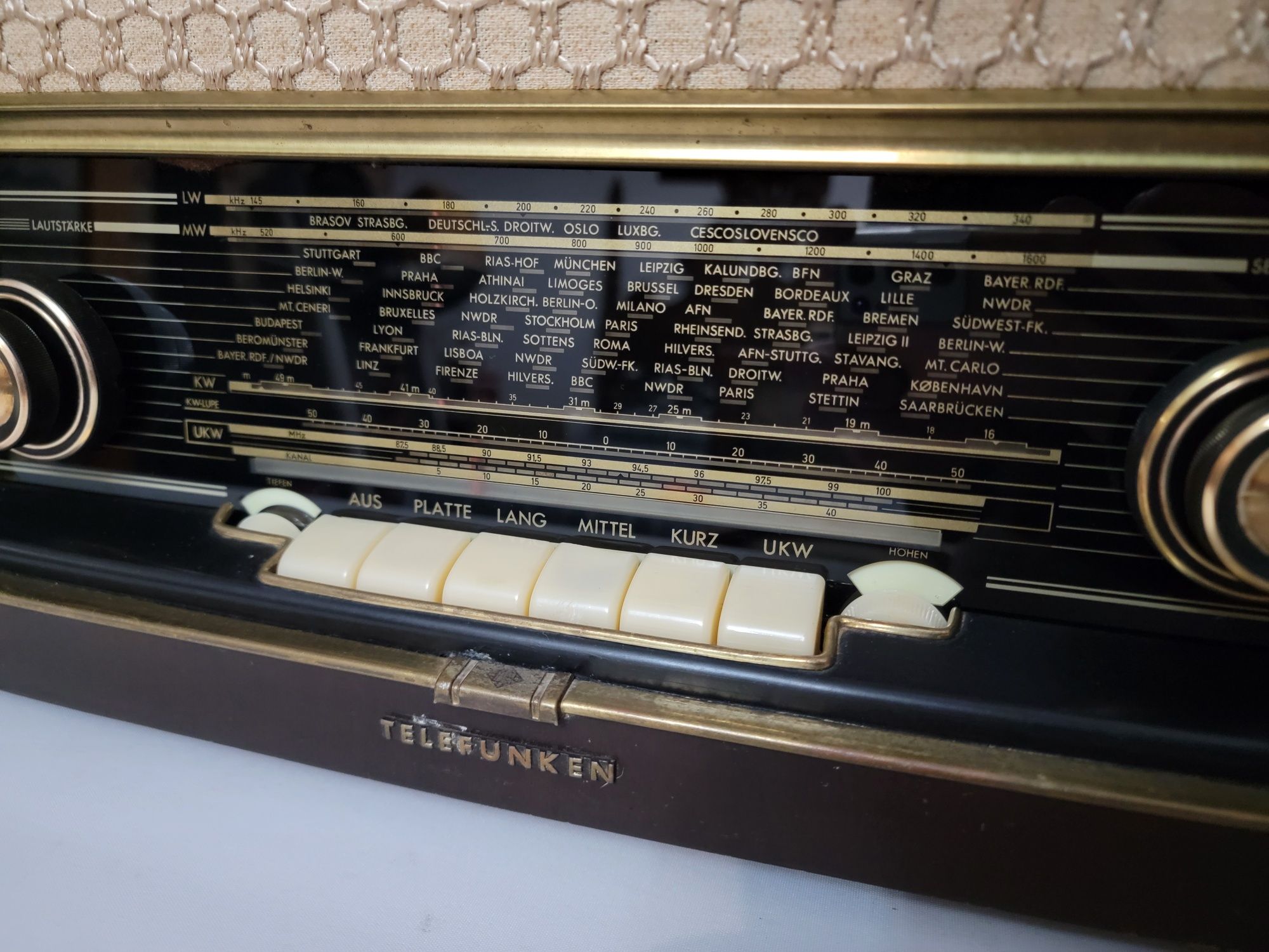 Rádio antigo reparado Telefunken