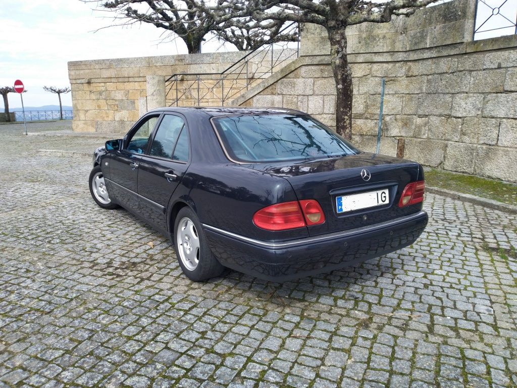 Mercedes Benz e250